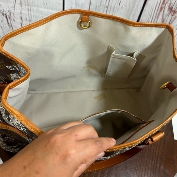 LOUIS VUITTON Dentelle Batignolles Horizontal Bag Limited Edition Silver EUC - Picture 12 of 17